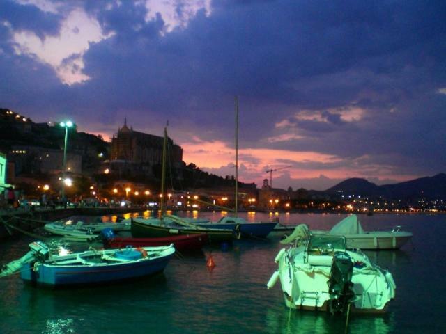 Galu Guest House Gaeta Buitenkant foto